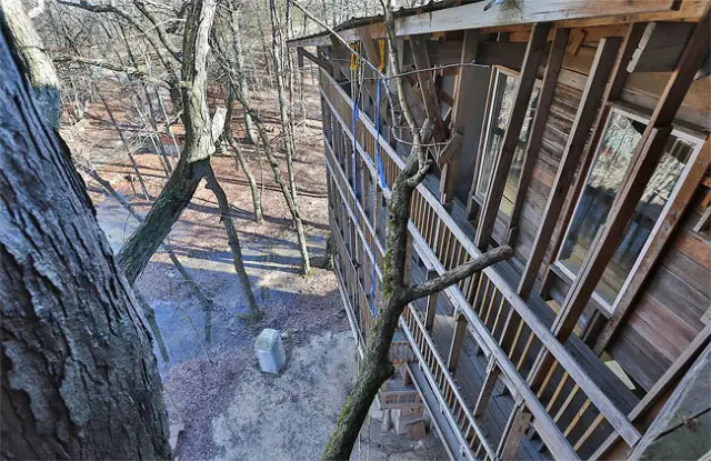 Inside-the-Worlds-Biggest-Tree-House12-640x415